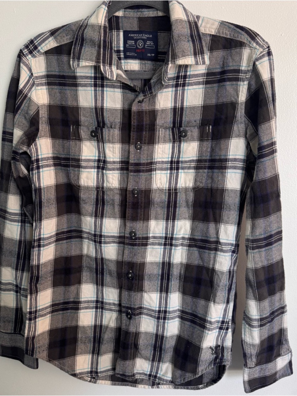 AEO American Eagle Men’s Black White Blue Plaid Button-Up Flannel Shirt Prep Fit
